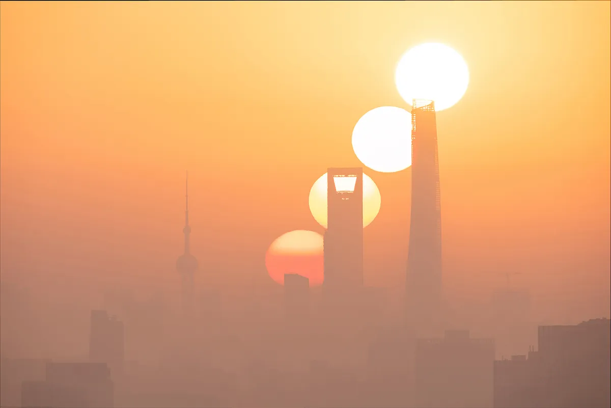 Sunrise of the Magic City © Jiajun Hua (China), Shanghai, China, 7 February 2021. Equipment: Sony ILCE-7RM3 camera, 403 mm f/9 lens, ISO 320, 4 x 1/320-second exposures