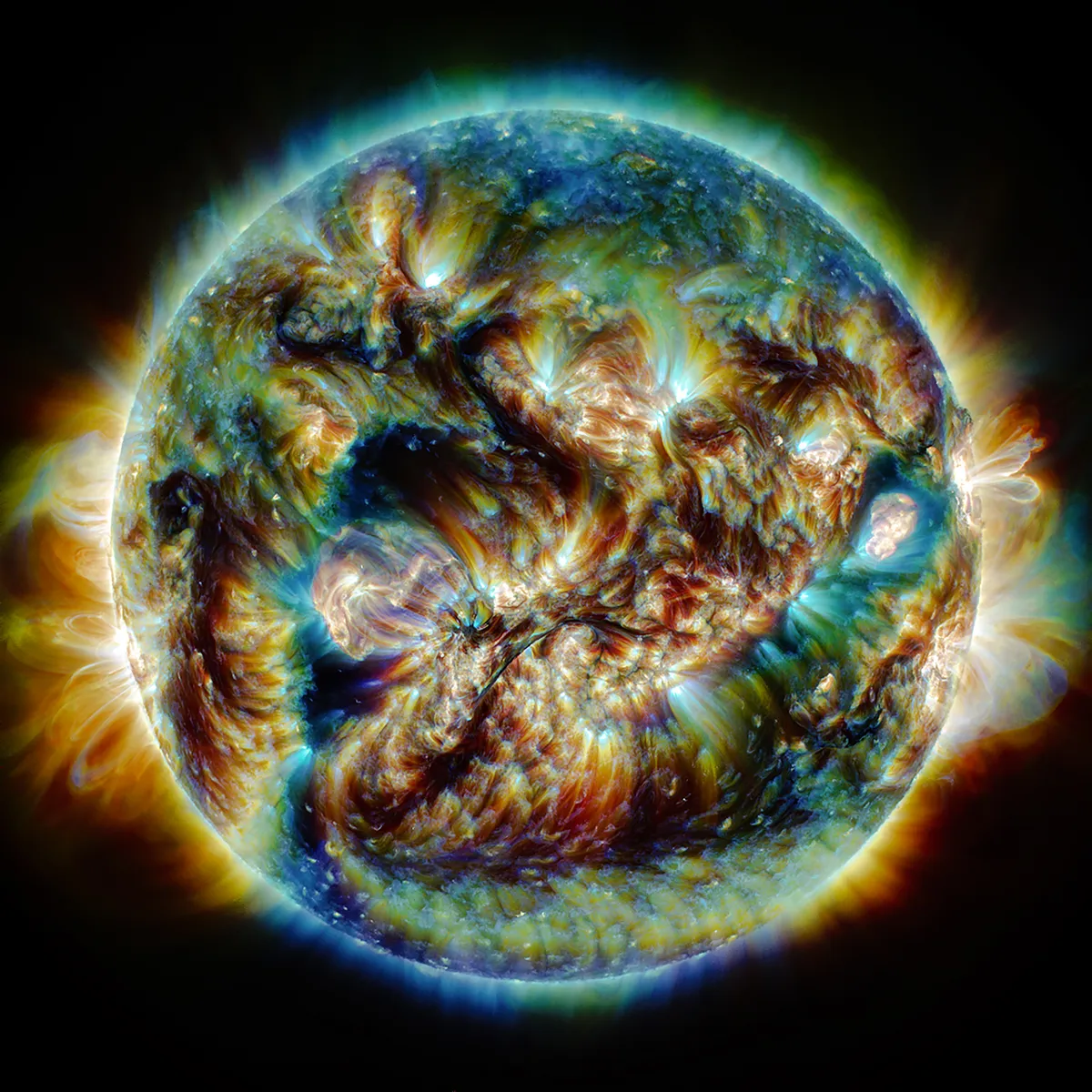 The Tumult of the Sun © Hassan Hatami (Iran), Solar Dynamics Observatory – Atmospheric Imaging Assembly (13 January 2015), AIA 171, 193 and 211 channels, NASA