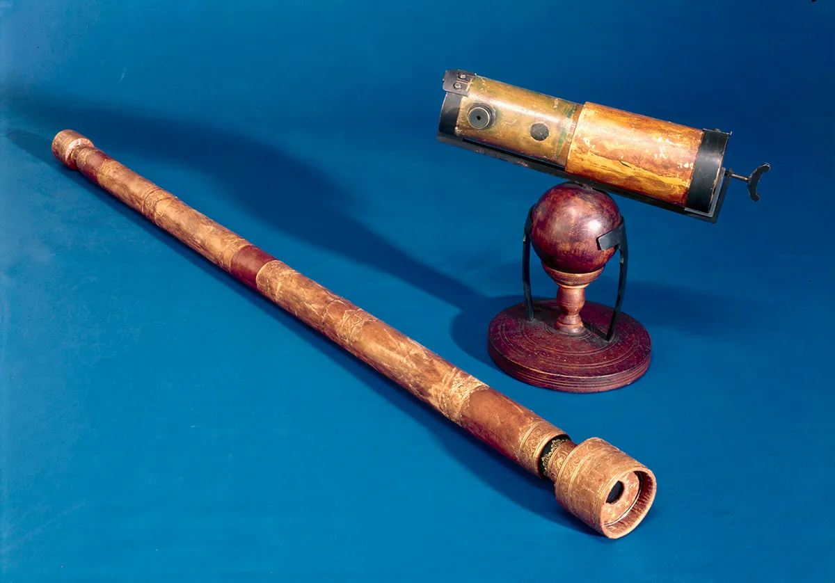 Replicas of Galileo's and Newton's telescopes, side by side. Credit: SSPL/Getty Images