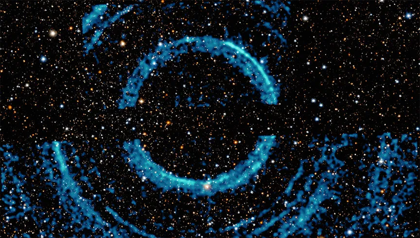 X-ray ‘light echoes’ around the black hole at V404 Cygni CHANDRA X-RAY OBSERVATORY/PAN-STARRS/NEIL GEHRELS SWIFT OBSERVATORY, 5 AUGUST 2021 IMAGE CREDIT: X-ray: NASA/CXC/U.Wisc-Madison/S. Heinz et al.; Optical/IR: Pan-STARRS