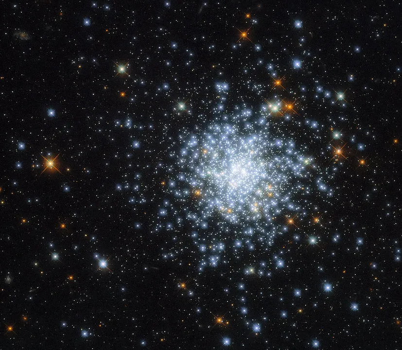 Open cluster NGC 2164 Hubble Space Telescope, 23 August 2021 IMAGE CREDIT: ESA/Hubble & NASA, J. Kalirai, A. Milone