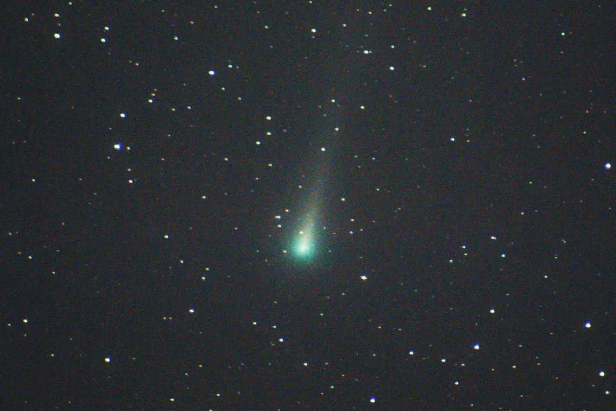 Stuart Atkinson captured this image of Comet Leonard at around 04:30 UTC on the morning of 2 December from Kendal, Cumbria, UK using a Canon 700D DSLR and an iOptron Sky Tracker tracking mount.