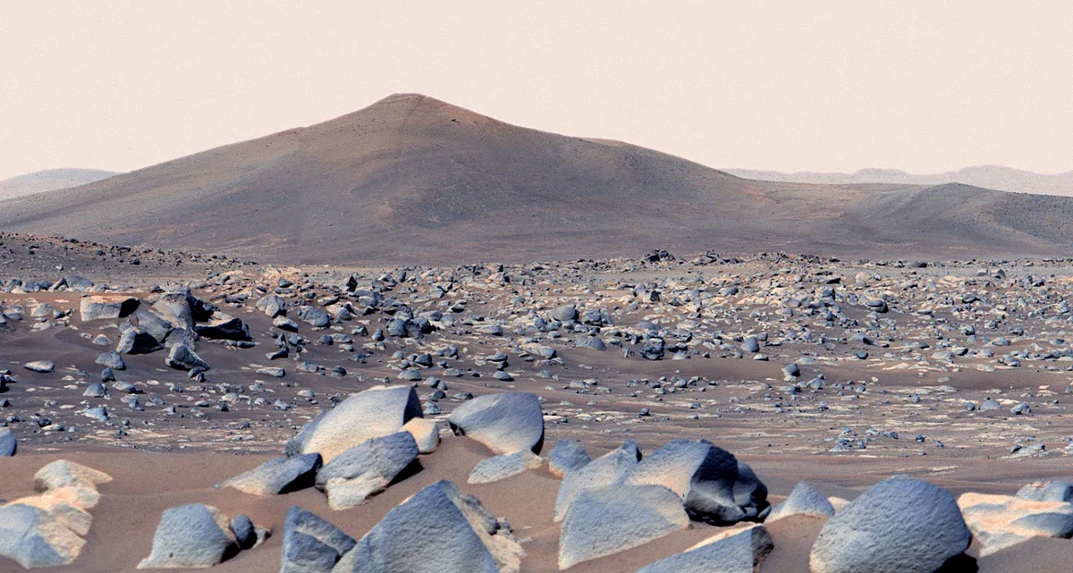 ‘Santa Cruz’, a hill in Mars’s Jezero Crater PERSEVERANCE, February 18, 2022 IMAGE CREDIT: NASA/JPL-Caltech/ASU/MSSS