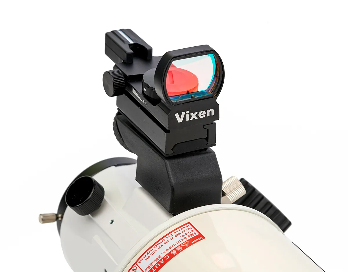 Vixen A105MII achromatic refractor red dot finder