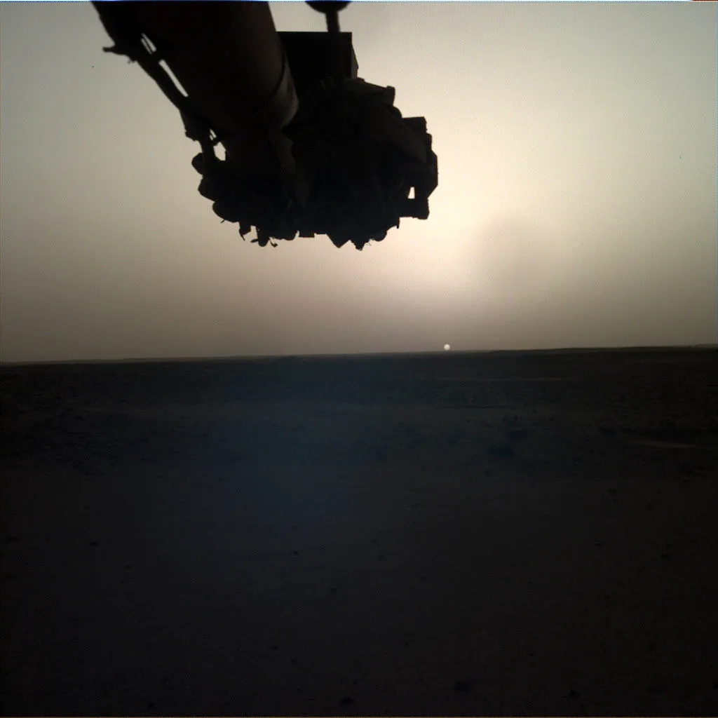Martian sunrise part 1 INSIGHT, 10 APRIL 2022 IMAGE CREDIT: NASA/JPL-Caltech