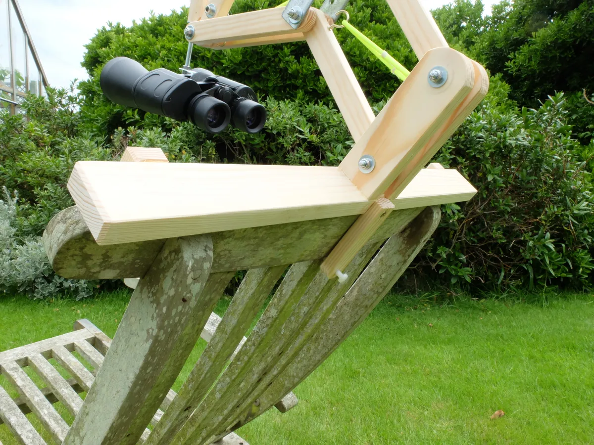 Build your own sunbed binocular mount 16
