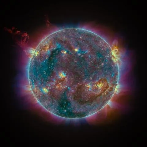 Busy Star by Sergio Díaz Ruiz, using open source data from NOAA GOES-16, Solar Ultraviolet Imager (SUVI)