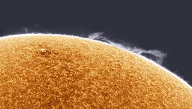 Clouds of Hydrogen Gas by Simon Tang, Los Angeles, California, USA. Category: Our Sun. Equipment: QHYCCD QHY5III-174M camera, 5040mm f/33.6, 1000 x 12-millisecond frame exposures.