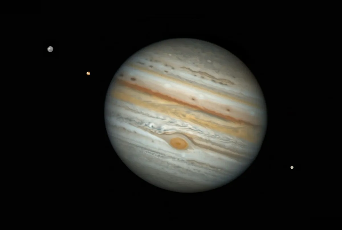 The Jovian Family © Damian Peach, El Sauce Observatory, Río Hurtado, Coquimbo, Chile, 5 August 2021. Runner up, Planets, Comets & Asteroids, APY 14. Equipment: ASA 1000 RC telescope, ZWO ASI174MM camera, aperture 1000 mm, focal length 16,000 mm, multiple video frames