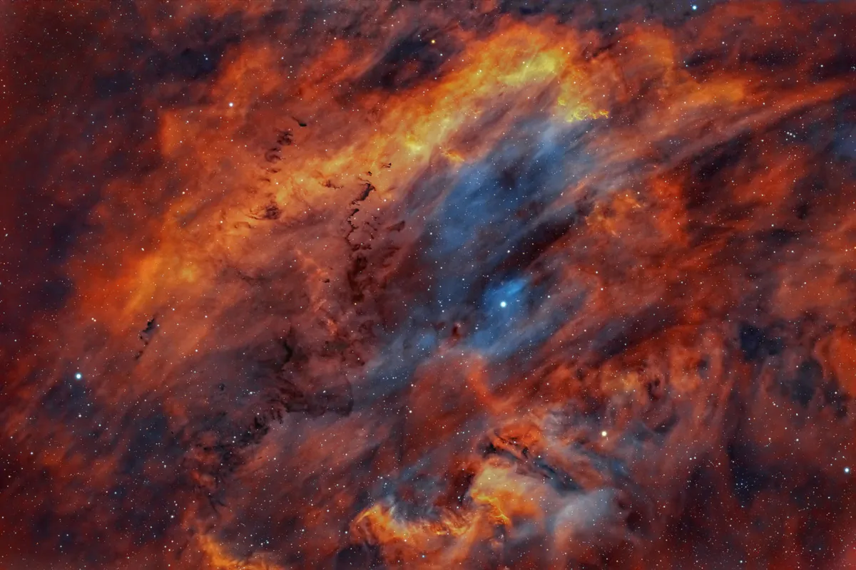 The Clamshell Nebula Emil Andronic, Hemel Hempstead, Hertfordshire, 10 September to 16 October 2022 Equipment: AQHY294M Pro CMOS camera, TS65 quadruplet Apo f6.5 refractor, EQ6 mount