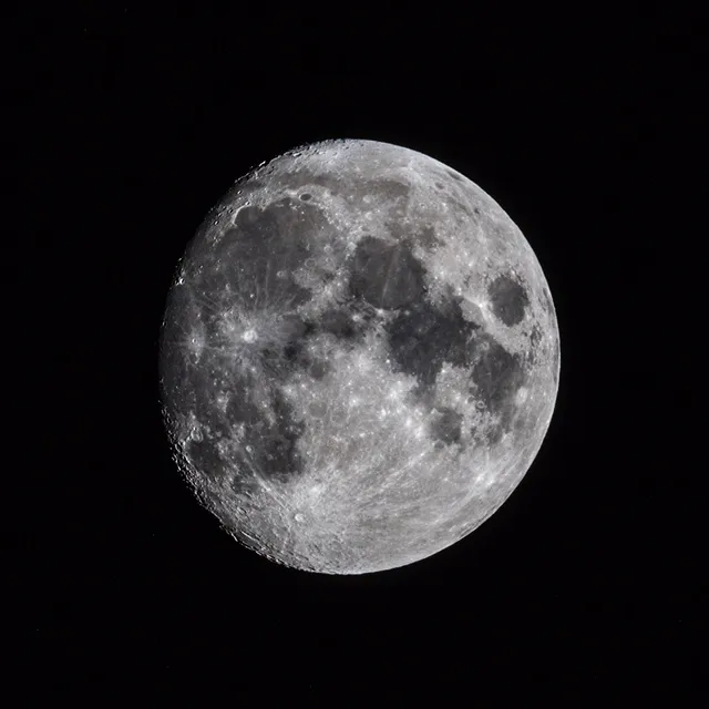 The Moon, Linda Cooper, Firth of Forth, Scotland, 5 November 2022 Equipment: Canon EOS 90D DSLR camera, Sigma 150-600mm lens at f/22, Peak Design Travel Tripod