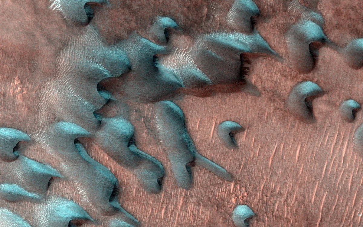 Snowy dunes on Mars Mars Reconnaissance Orbiter, 22 December 2022 Credit: NASA/JPL-Caltech/University of Arizona