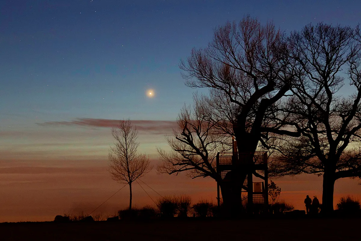 Venus as a bright star in the evening twilight