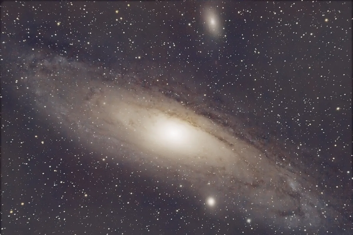 Our Andromeda Galaxy image after using Siril’s ‘Image processing’ suite for common processing steps like enhancing the background and bringing out the galaxy’s ‘true’ colour.