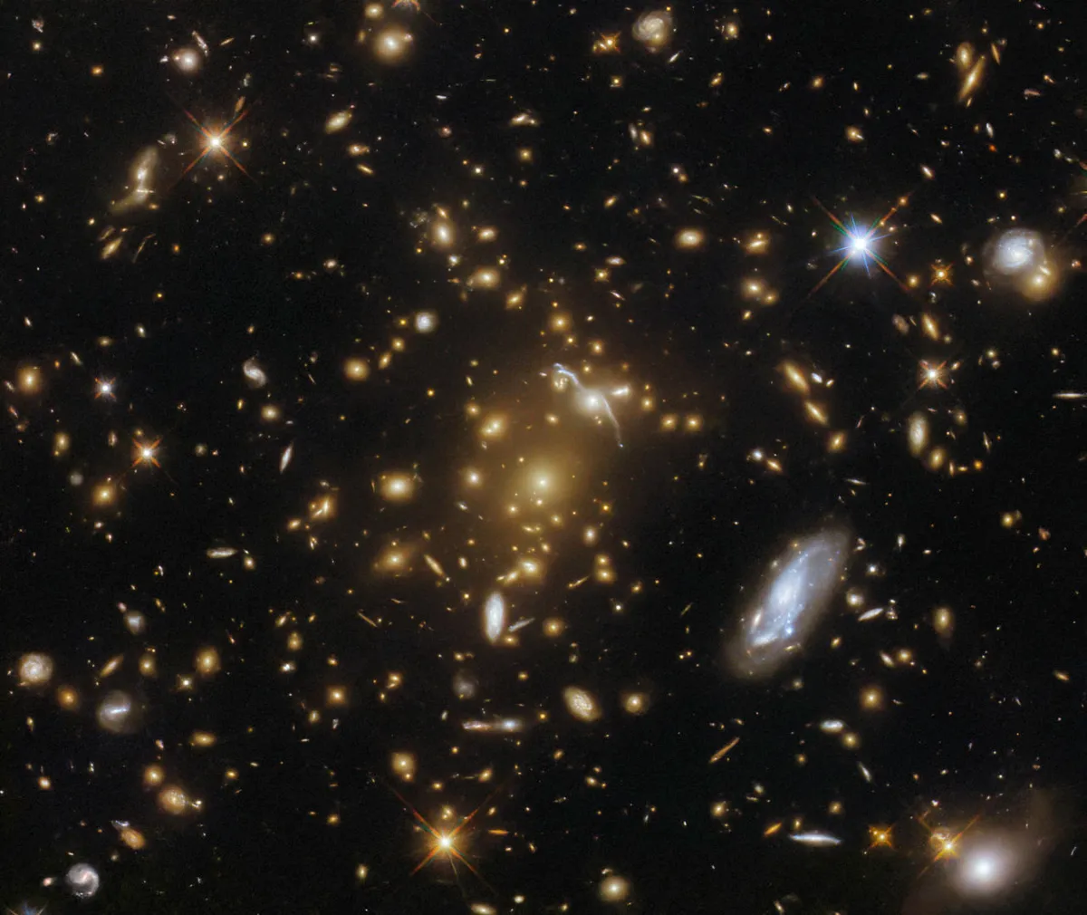 MACS J1823.1 7822 Hubble Space Telescope, 8 May 2023 Credit: ESA/Hubble & NASA, H. Ebeling 