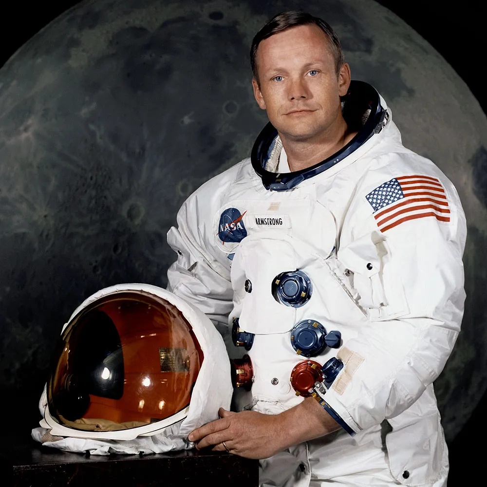 1st person to walk on the moon neil armstrong
