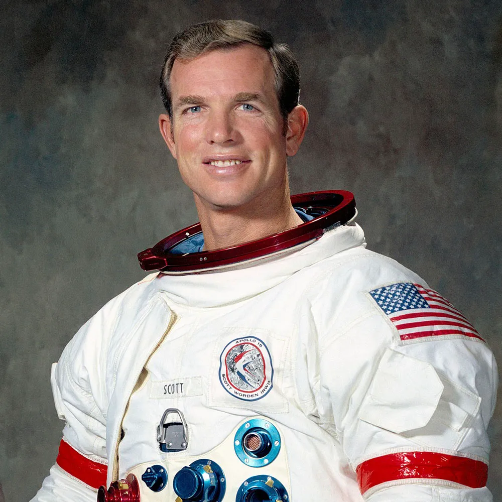 7th person to walk on the moon david scott