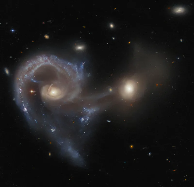 Arp 107 
Hubble Space Telescope, 18 September 2023
Credit: ESA/Hubble & NASA, J. Dalcanton
