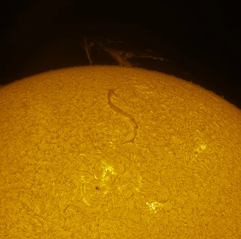 Hydrogen alpha image of the Sun. Credit: Dave Eagle