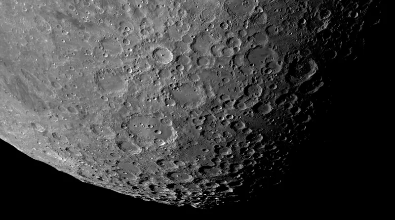 A 10mm Plössl will 
give detailed views of things like lunar craters. Credit: Steve Marsh