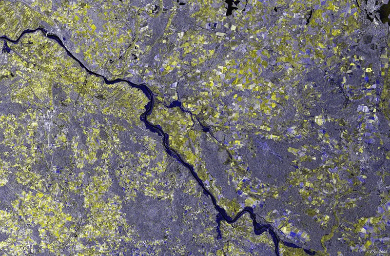 An image captured by ESA's ERS-2 satellite showing flooding of the Elbe River in the area around Hitzacker in Lower Saxony, Germany. Image is composed of an ERS-2 image acquired before flooding (1 July 2005) and an ERS-2 image acquired during flooding (7 April 2006). Credit: ESA