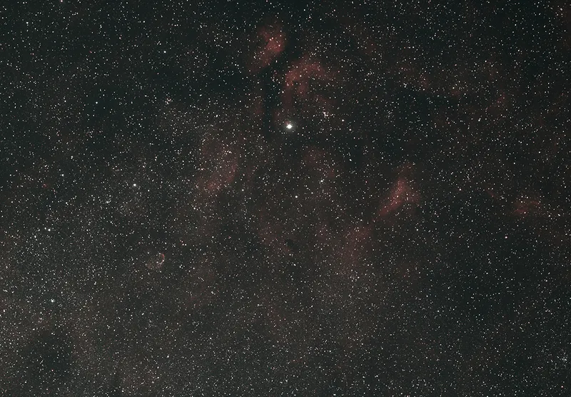 Our unprocessed image of the Sadr and Crescent Nebula region, showing unwanted noise artefacts. During the same imaging session we captured 20–30 dark frames. Credit: Charlotte Daniels