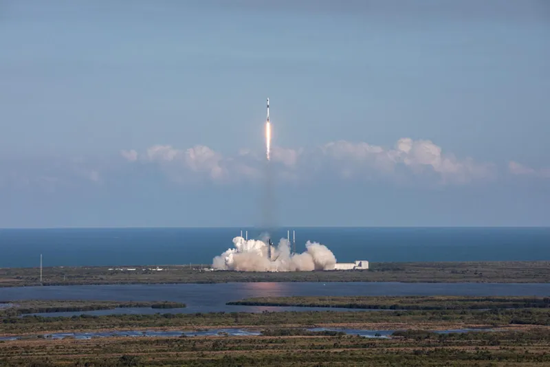 El sistema de cámara Sen 4K se lanzó a bordo de una nave de suministros SpaceX el 21 de marzo de 2024 con destino a la Estación Espacial Internacional.  La compañía tiene la intención de proporcionar una transmisión en vivo de la Tierra las 24 horas del día, los 7 días de la semana desde la Estación Espacial Internacional.  Crédito: Pecado