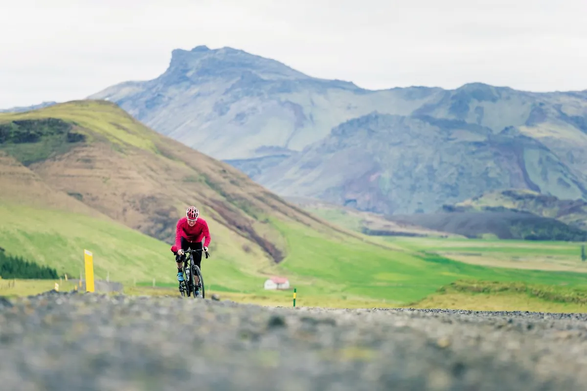 Cycling in the Icelandic mountains