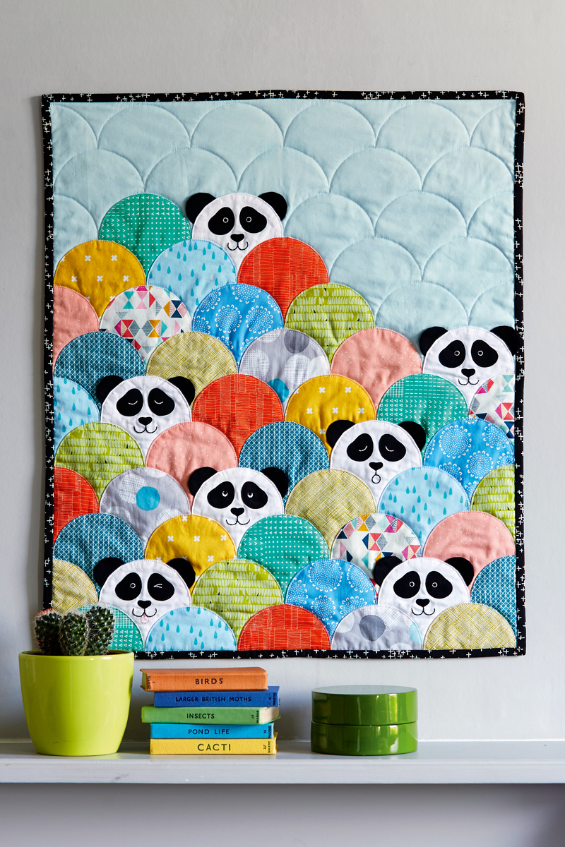 panda scalloped quilt