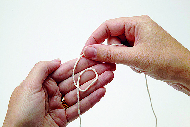 How_to_make_a_slipknot_step1 – slip knot crochet – slip knot how to