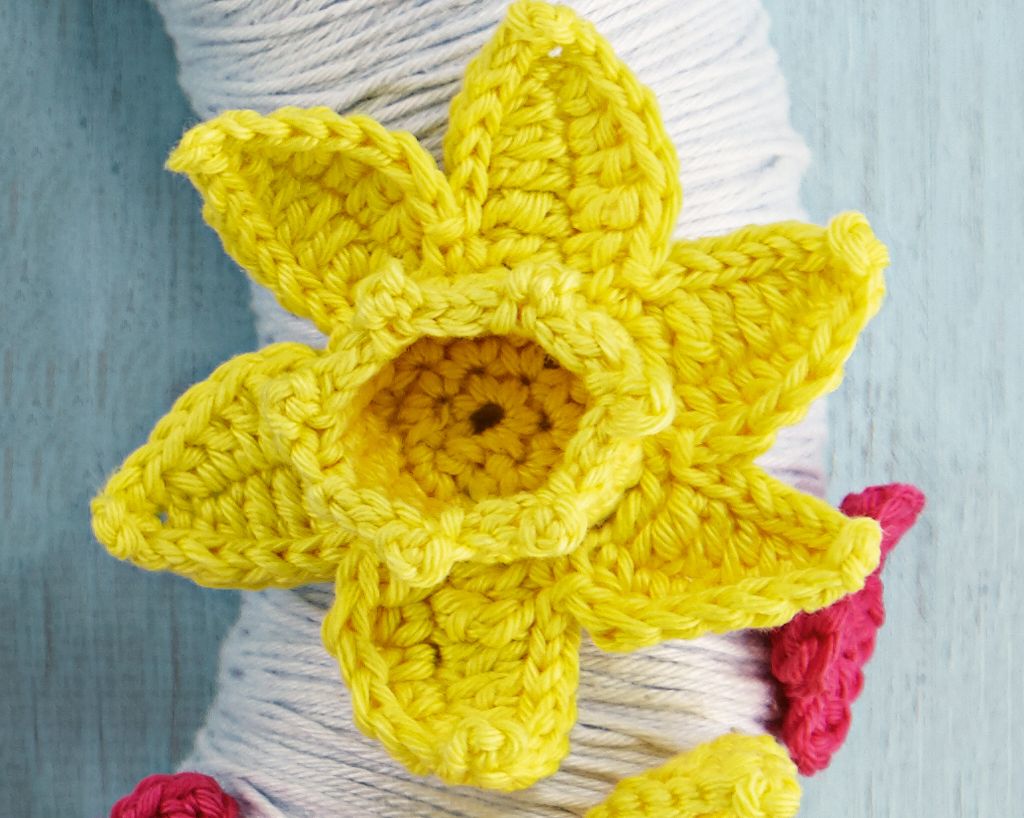 Free Crochet Daffodil Pattern