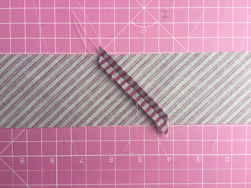 How to sew curved binding: stitch together quarter inch seams