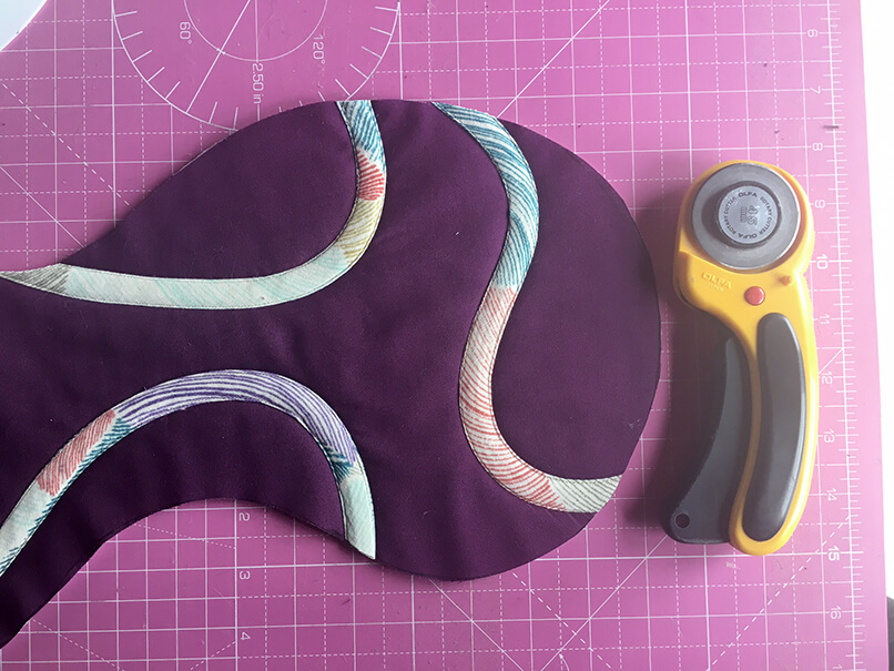 How to sew curved binding: cut with a rotary cutter