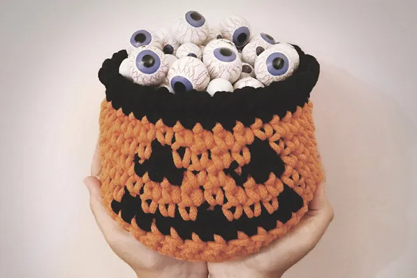 Free_Crochet_Pattern_Halloween_Pumpkin_Basket_