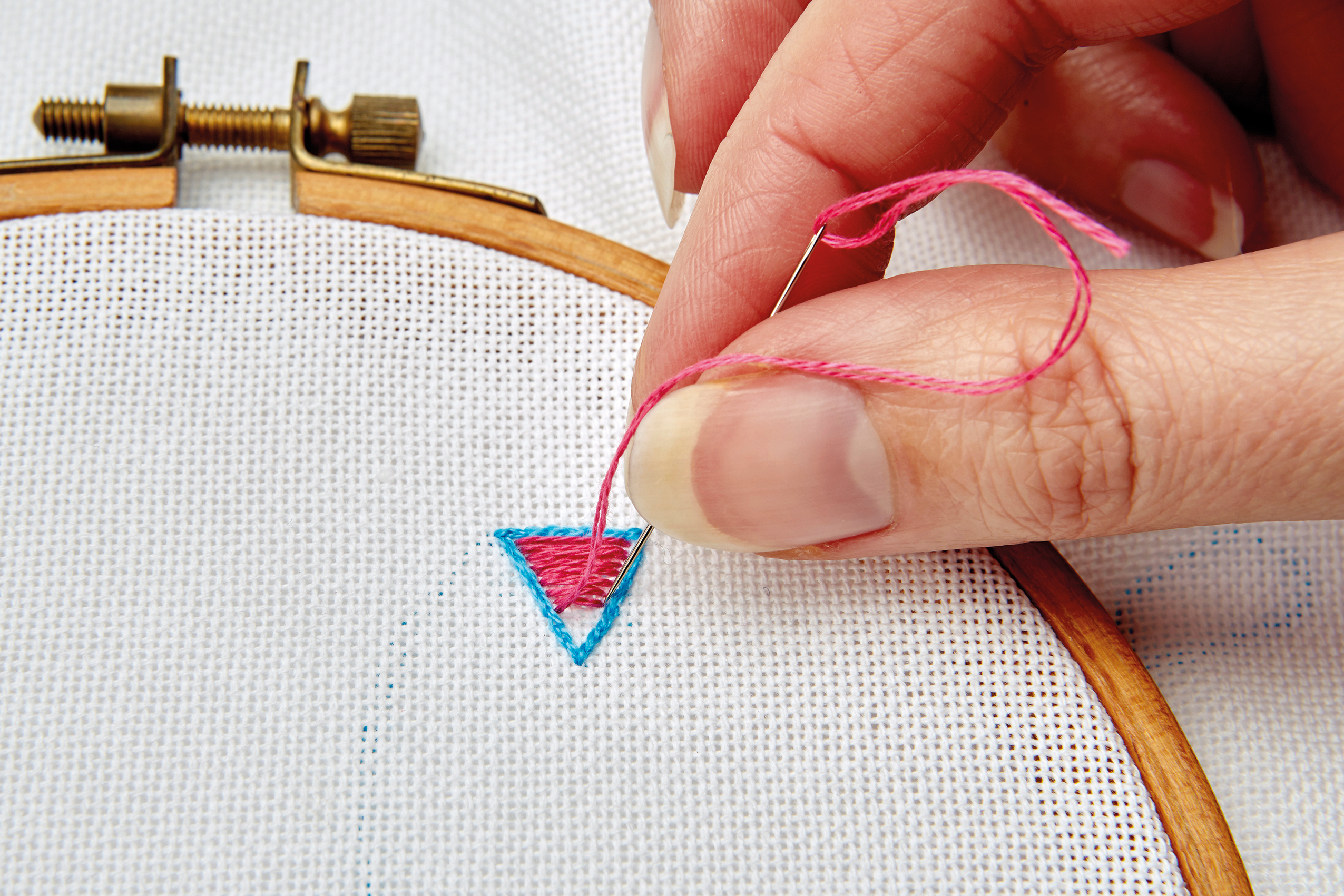 How to embroider padded satin stitch step 2