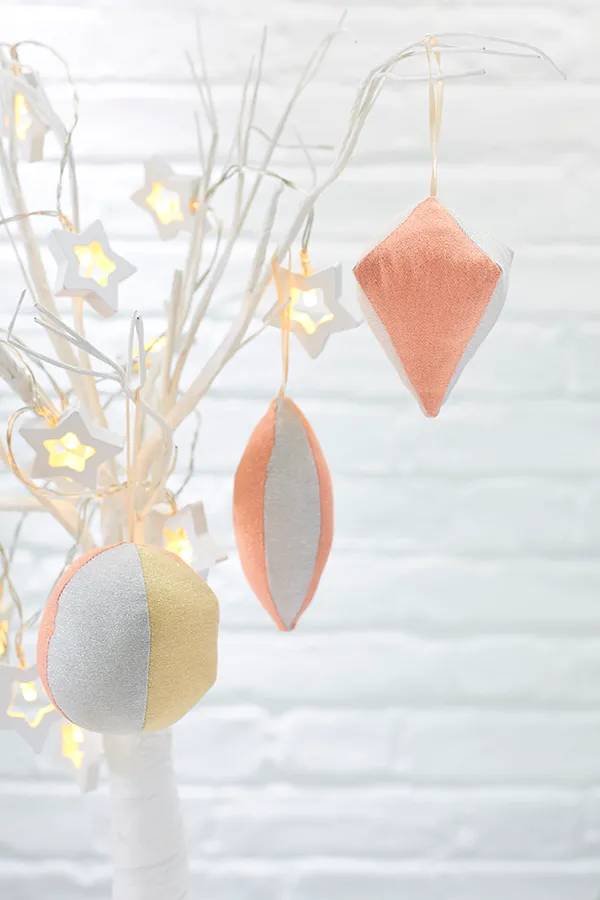 How to sew Christmas tree baubles