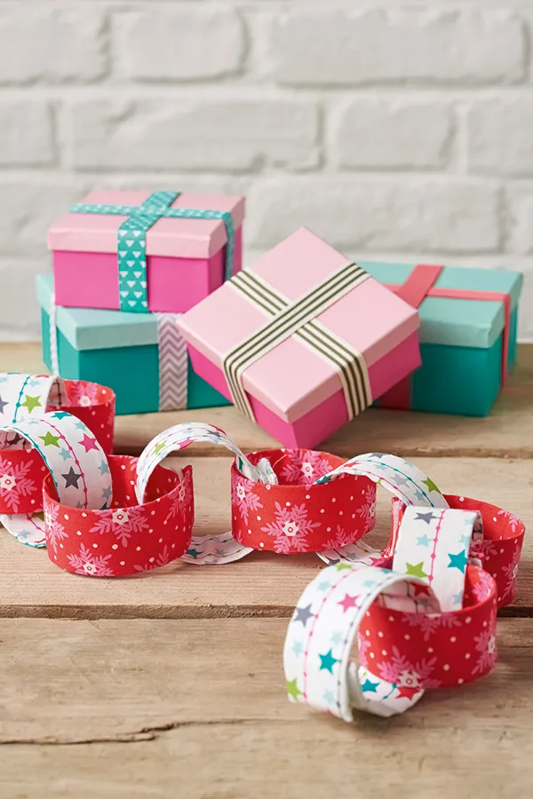 How to make fabric paper chains for Christmas