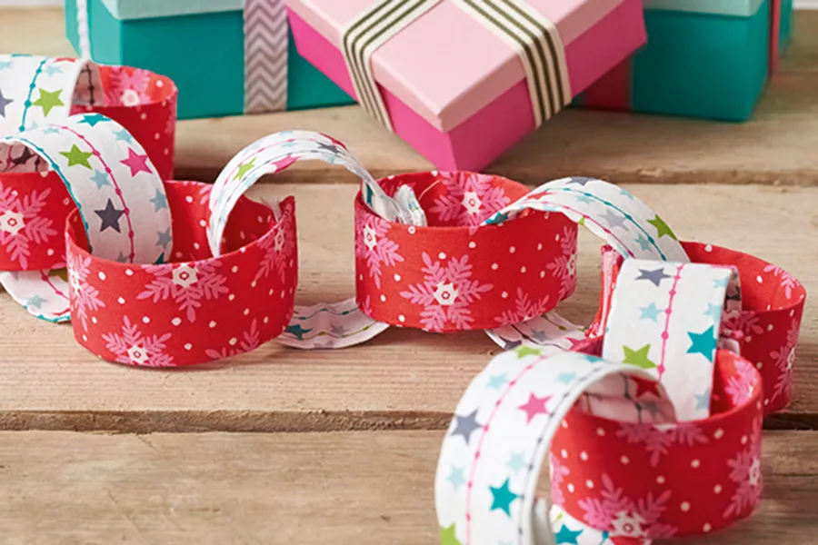 How to make fabric paper chains