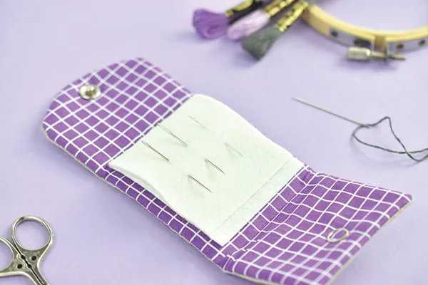 how to couch stitch needle case