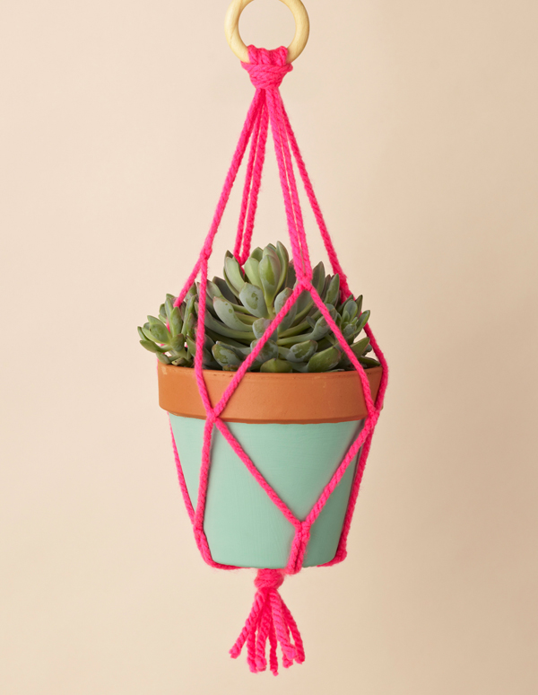 How to make a macrame plant hanger
