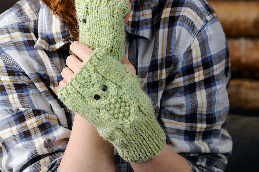 Owl fingerless gloves knitting pattern