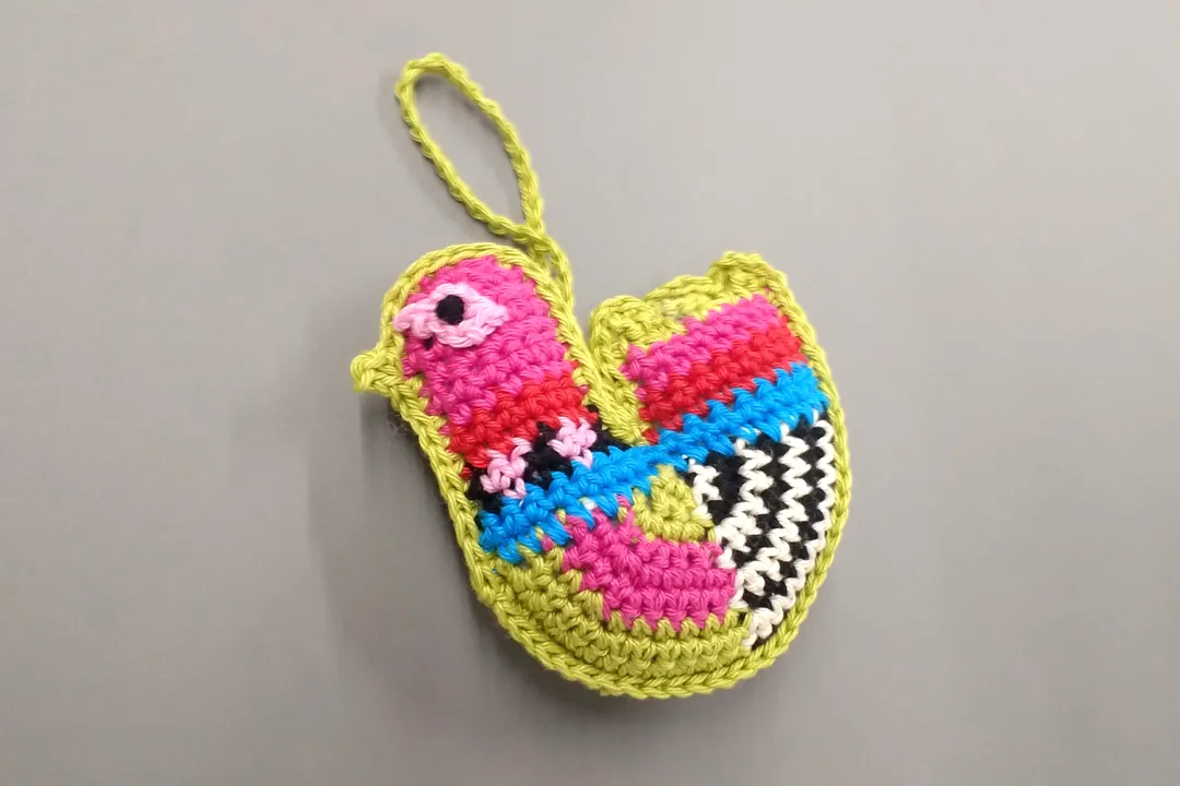 Free crochet bird pattern - free bird decoration crochet pattern