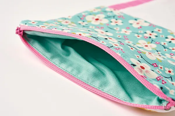 Zip pouch sewing pattern