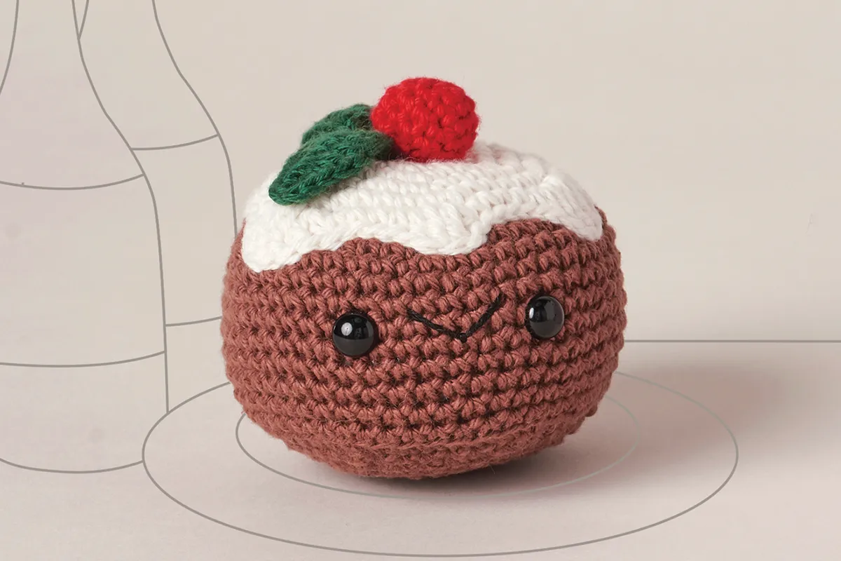 Amigurumi Christmas pudding free crochet pattern