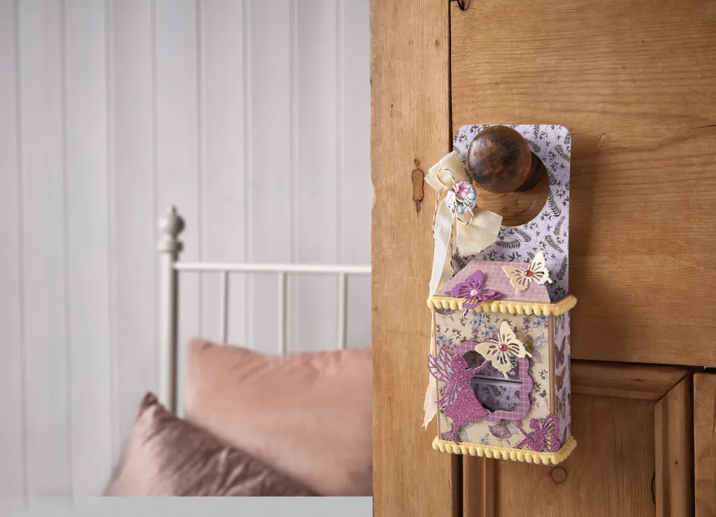 Free tooth fairy door hanger, mini basket and paper rose templates
