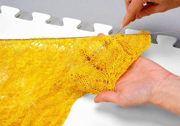 How-to-block-lace-knitting-using blocking wires for shaping