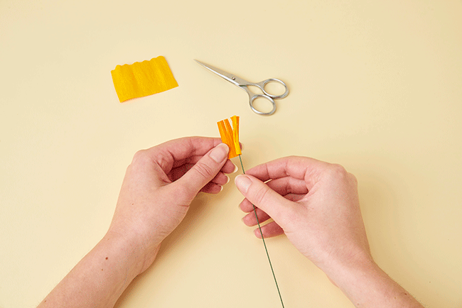 How to make paper daffodils 02