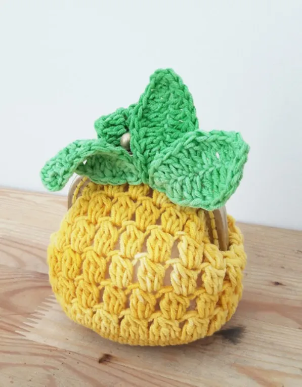 05.crochet-pineapple-purse-simply-crochet