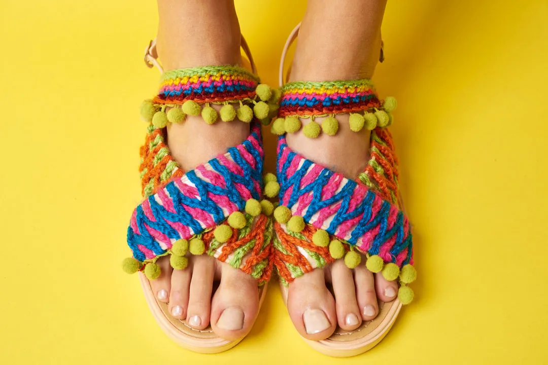 Free_embellished_crochet_sandals_pattern