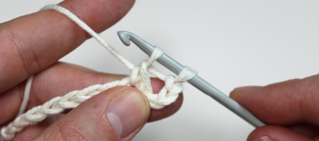 How_to_treble_crochet_05